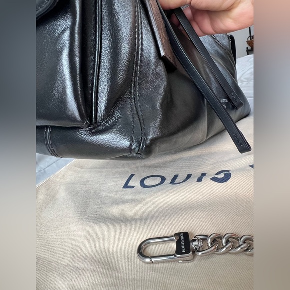 Louis Vuitton CarryAll Cargo Vibe PM - Picture 11 of 17